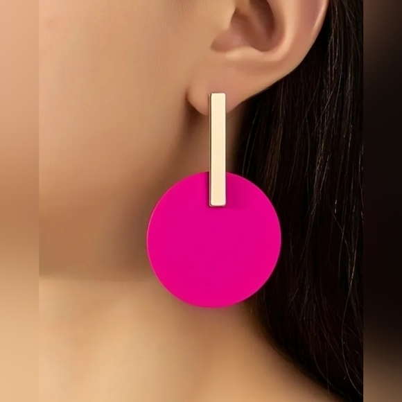 Hot Pink Round Dangle Earrings Retro 80s 90sโ Style 2/$15โ 3/$20 4/$25 - Picture 1 of 2